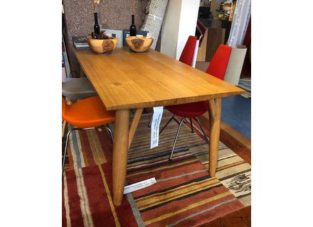 Zijtak showroom model eettafel eiken